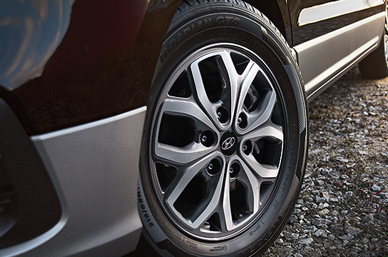 Closer view of a gray H-1's rear wheel